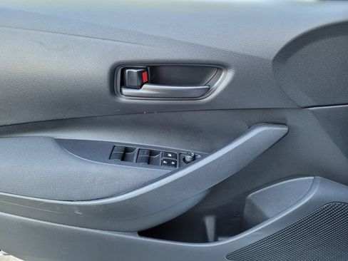 Used 2025 Toyota Corolla LE FWD image 23