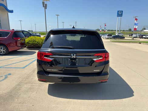 Used 2023 Honda Odyssey Touring image 5