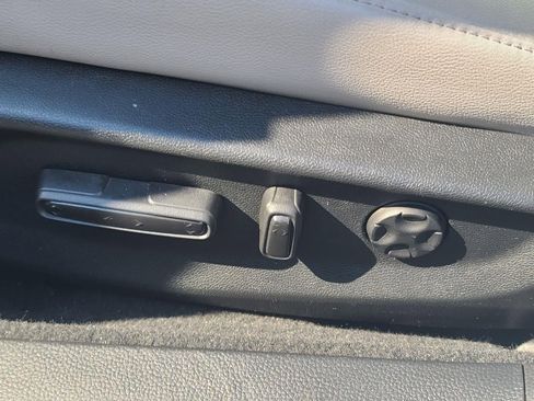 Used 2018 Honda Accord Touring image 12