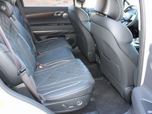 Used 2025 Genesis GV80 3.5T Prestige image 18