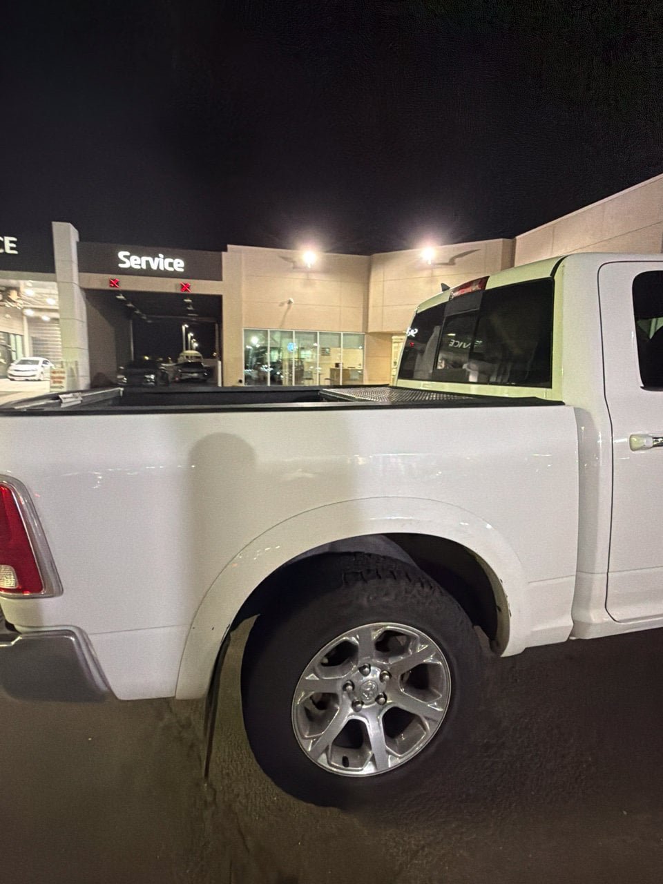 Used 2015 RAM 1500 Laramie w/ Convenience Group AWD/4WD image 10