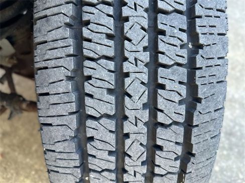 Used 2011 Ford F350 XLT w/ XLT Interior Pkg image 11