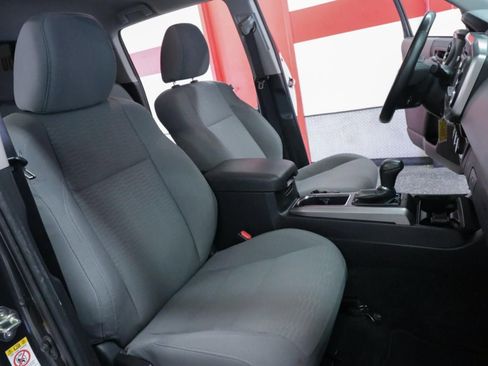 Used 2018 Toyota Tacoma SR5 image 20