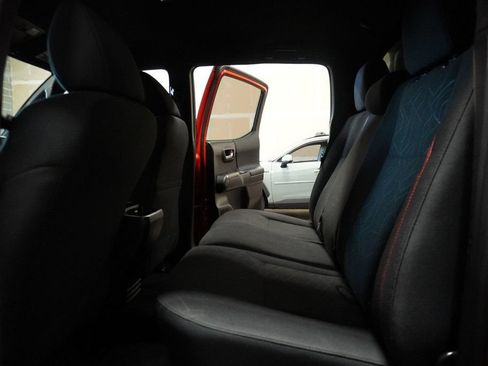 Used 2016 Toyota Tacoma TRD Sport AWD/4WD image 21