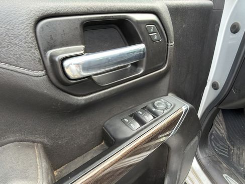 Used 2021 Chevrolet Silverado 1500 LT Trail Boss AWD/4WD image 15