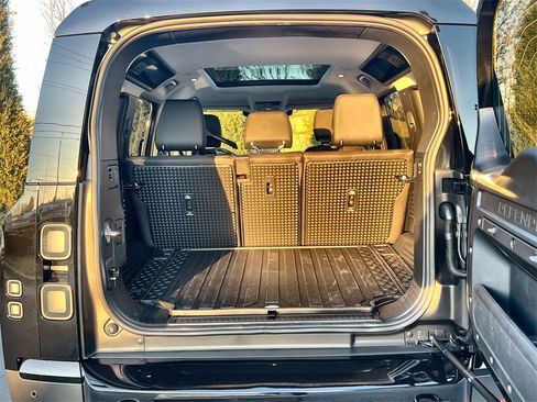 Used 2026 Land Rover Defender 110 S image 18
