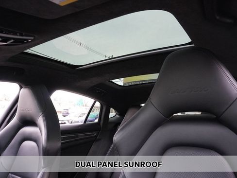 Used 2019 Porsche Panamera Turbo image 4