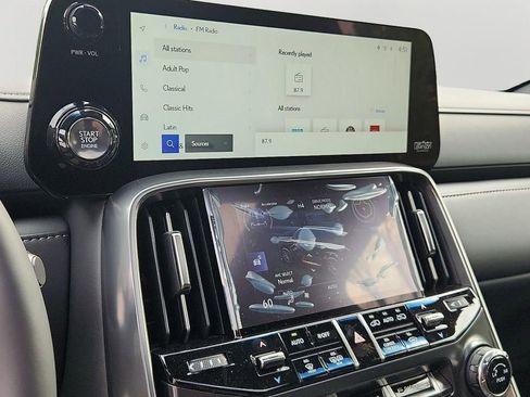 New 2025 Lexus LX 600 4WD w/ Luxury Package image 8