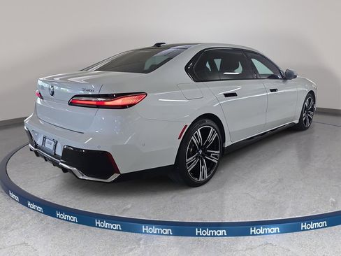 Used 2023 BMW 740i w/ Parking Assistance Package RWD image 7