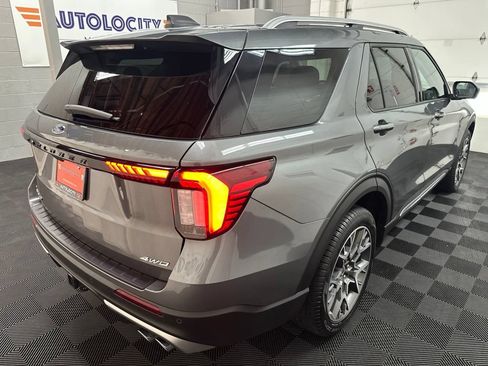 Used 2025 Ford Explorer Platinum w/ Ultimate Package AWD/4WD image 10
