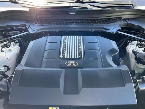 Used 2016 Land Rover Range Rover Supercharged AWD/4WD image 10