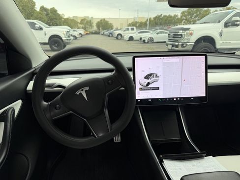 Used 2020 Tesla Model Y Performance image 5
