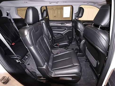 Used 2021 Jeep Grand Cherokee L Limited AWD/4WD image 18