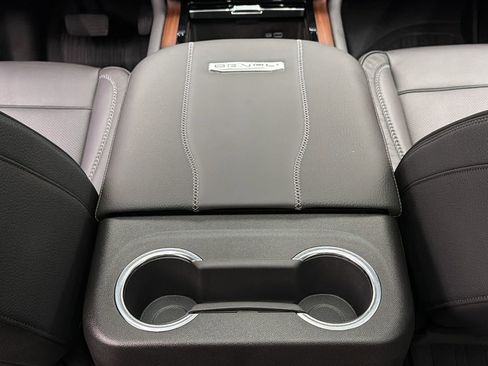 Used 2025 GMC Yukon XL Denali w/ Sun & Power Step Package image 35