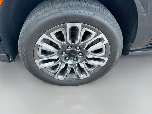 Used 2023 GMC Yukon Denali Ultimate w/ LPO, Floor Liner Package AWD/4WD image 34