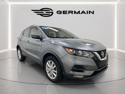 Used 2021 Nissan Rogue Sport SV image 2