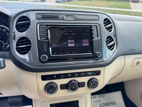 Used 2017 Volkswagen Tiguan S image 39