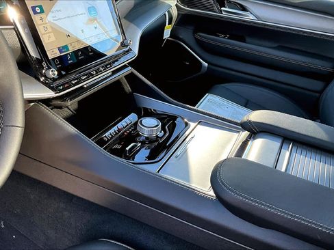 New 2026 Jeep Grand Wagoneer Limited AWD/4WD image 8