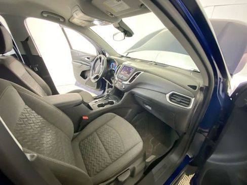 Used 2023 Chevrolet Equinox LT image 38