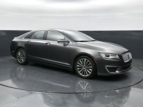 Used 2017 Lincoln MKZ Select w/ Select Plus Package AWD/4WD image 3