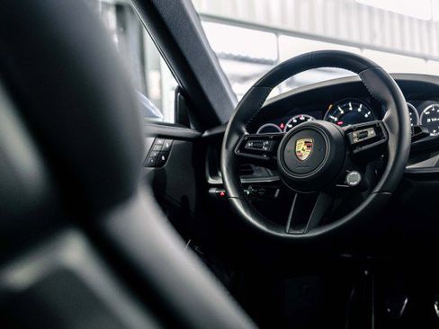 Used 2022 Porsche 911 Carrera S image 37