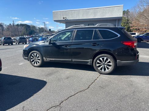 Used 2017 Subaru Outback 2.5i Limited image 3