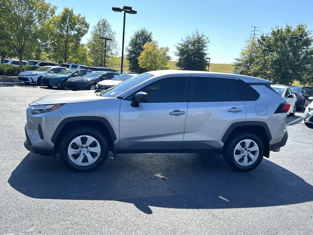 Used 2024 Toyota RAV4 LE FWD image 7