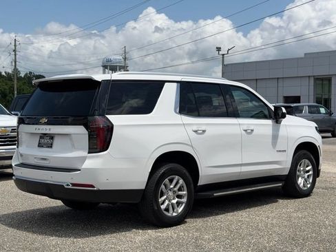 Used 2025 Chevrolet Tahoe LS RWD image 6