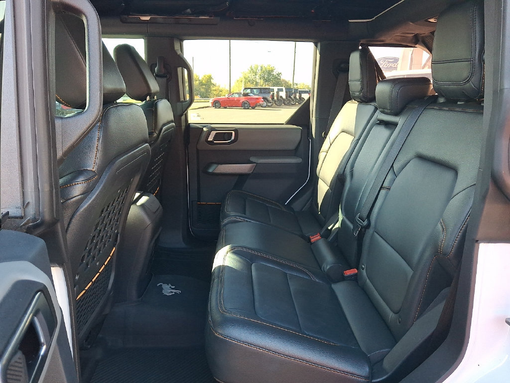 Used 2023 Ford Bronco Badlands w/ Sasquatch Package AWD/4WD image 10