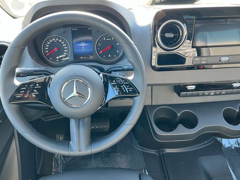 New 2026 Mercedes-Benz Sprinter 2500 image 9