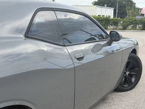 Used 2018 Dodge Challenger SXT RWD image 9