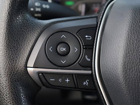 Certified 2021 Toyota Camry LE image 16