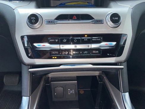 Certified 2022 Ford Explorer XLT w/ Equipment Group 202A image 13