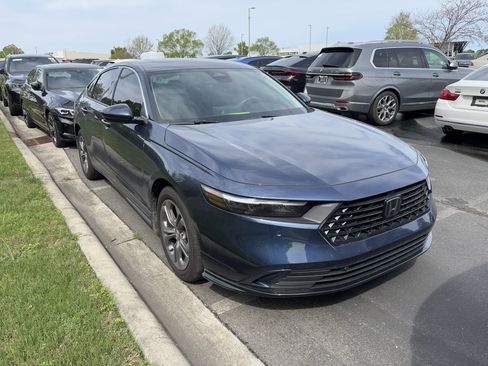 Used 2025 Honda Accord EX-L image 3