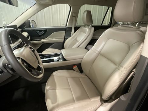 Used 2023 Lincoln Aviator 2WD image 10