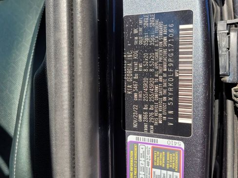 Used 2023 Kia Sorento SX image 19