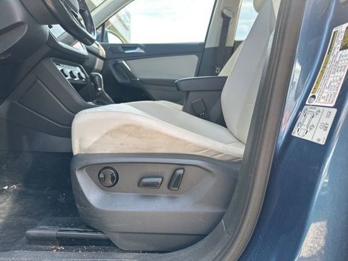 Used 2018 Volkswagen Tiguan SE w/ Panoramic Sunroof Package AWD/4WD image 12
