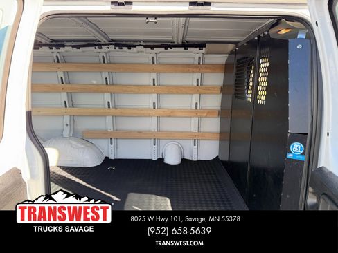 Used 2024 GMC Savana 2500 w/ Driver Convenience Package image 18