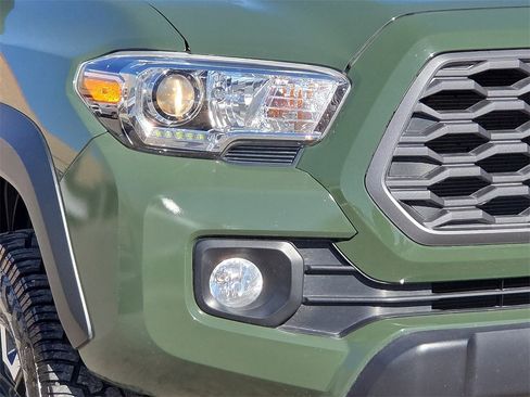 Certified 2021 Toyota Tacoma TRD Off-Road image 9