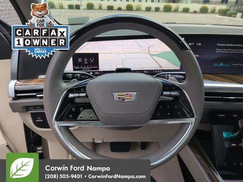 Used 2025 Cadillac Escalade ESV Sport Platinum w/ LPO, Floor Liner Package AWD/4WD image 14