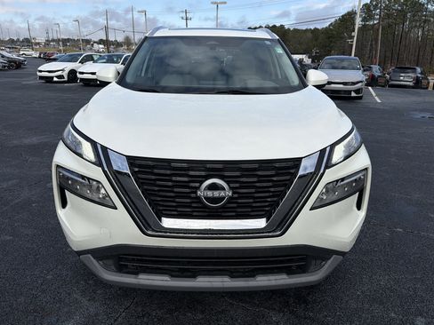 Used 2023 Nissan Rogue SV w/ SV Premium B Package image 2