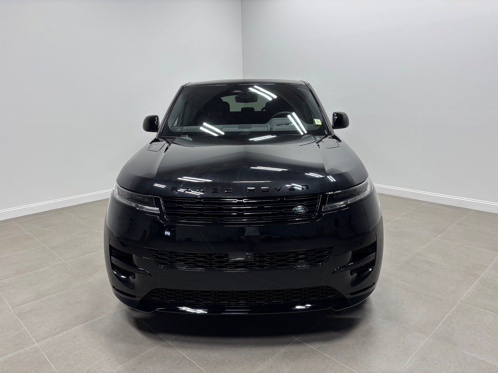 New 2027 Land Rover Range Rover Sport Dynamic SE AWD/4WD image 3