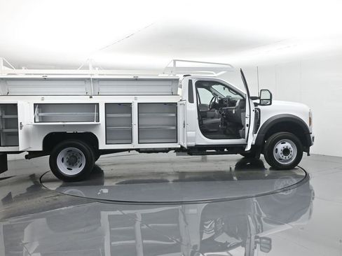 New 2025 Ford F450 XL w/ XL Chrome Package image 4