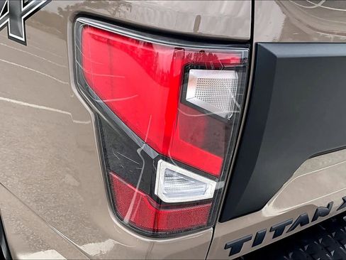 Used 2024 Nissan Titan PRO-4X w/ Pro-4x Convenience Package image 29