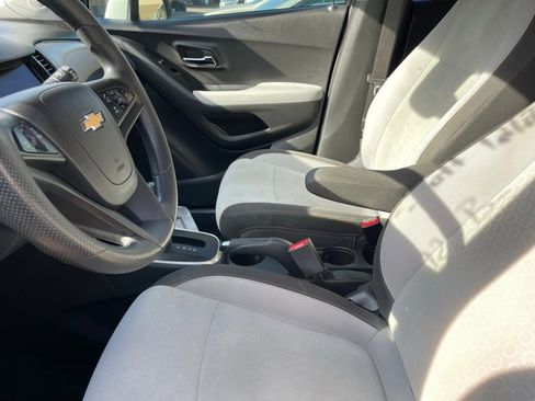 Used 2021 Chevrolet Trax LS w/ Tint and Cruise Package image 7