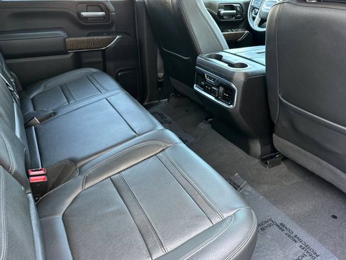 Used 2021 GMC Sierra 2500 Denali w/ Denali Black Diamond Edition AWD/4WD image 18