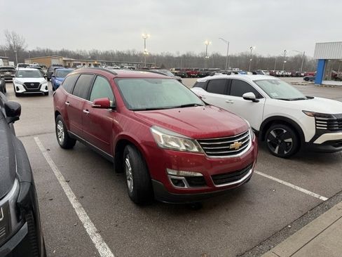 Used 2014 Chevrolet Traverse LT image 2