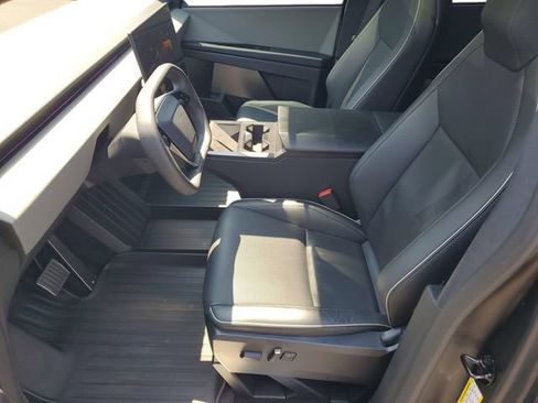 Used 2025 Tesla Cybertruck AWD Crew Cab image 5