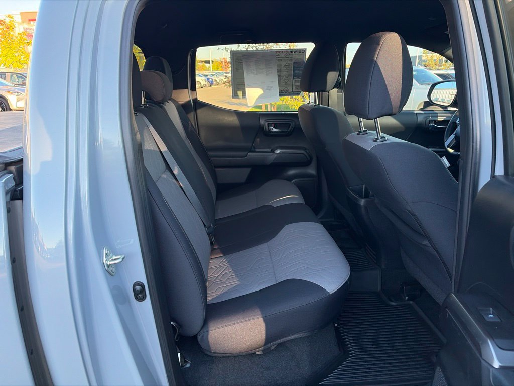 Used 2020 Toyota Tacoma TRD Sport w/ Technology Package AWD/4WD image 17