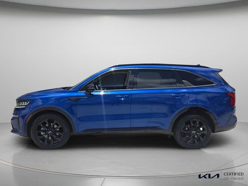 Certified 2022 Kia Sorento SX FWD image 3